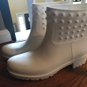 White Rainboots- Never Worn